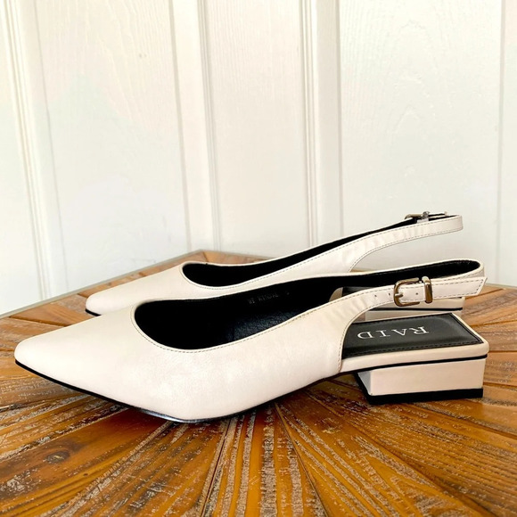 RAID Shoes - NIB Raid White Faux Leather Square Mini Heels in Size 10 Wide